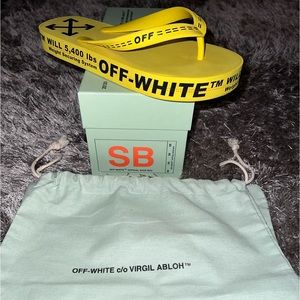 OFF WHITE